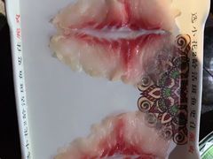 -老牌坊云南鱼豆花火锅(哈西万达店)