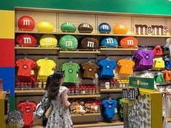 -m豆巧克力世界(上海世茂广场店)