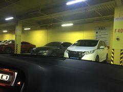 -欧尚超市苏州店停车场(金鸡湖路店)