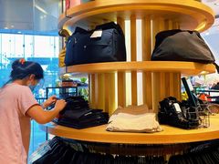 -lululemon(上海浦东IFC店)