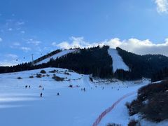-丝绸之路山地度假区滑雪场