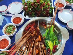 -牛华周记麻辣烫起源店