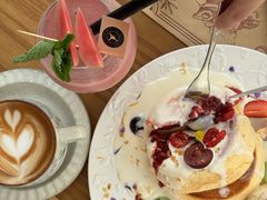 -Mark&Mars Restaurant