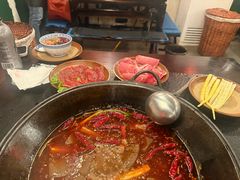 -渝井巷重庆老火锅(沈阳吉祥店)