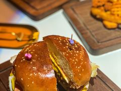 手工牛肉大汉堡-大象厨房(重庆道店)