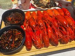 -肥肥虾庄·金牌油焖大虾(汉街SKP店)
