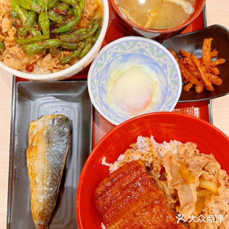 牛肉饭套餐来一份