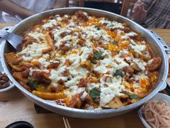 -亲昵春川鸡排(韩国美食街店)