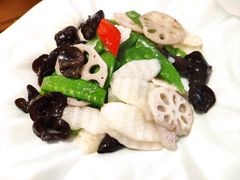 -荷塘秋月·本帮江浙菜(国权路店)