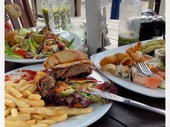 -Bully Hayes Restaurant & Bar