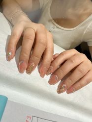 -孔雀手美甲美睫护理