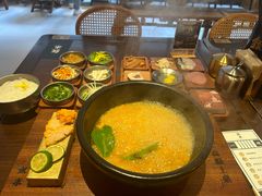 -银米·云南传统过桥米线(双廊黑金冠店)