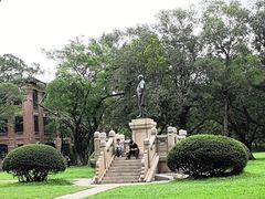 -中山大学广州校区南校园怀士堂