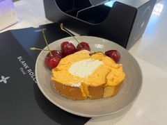 -白蘭BLANK(杭州湖滨银泰in77C区店)