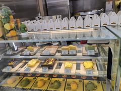 面包甜点陈列柜-猫王榴莲世家(三里屯SOHO商场店)