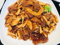野山菌炒鱼面筋-新南华大酒店(广中店)
