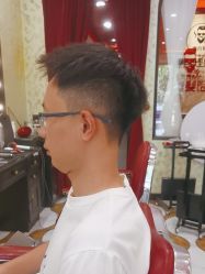 -东方先生国潮男士理发馆