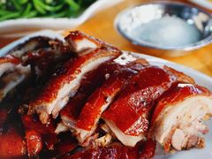 -黄记四更烤乳猪店