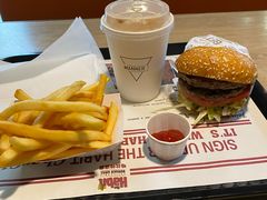 -The Habit Burger Grill 哈比特汉堡(复兴soho店)