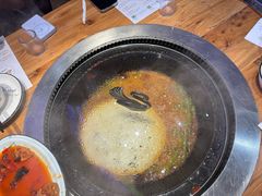 -山河屯铁锅炖·非遗东北菜(南山店)