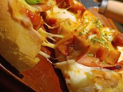 -Dragon Pizza•圆脸龙披萨·牛排餐厅