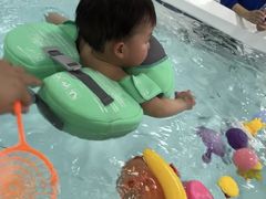 -蓝鲸奇亲子游泳俱乐部