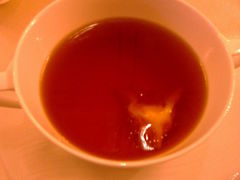 龙虾清汤配虾肉饺子-上海和平饭店 Fairmont Peace Hotel