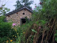 -百里峡七彩艺术小镇