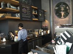 星巴克&nbsp;全黑围裙店(太古里店)-星巴克(成都太古里二店)