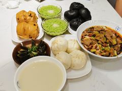 -李与白包子铺(桐梓林店)