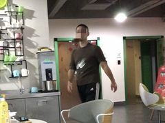 -栖游青年旅舍(华强北地铁站店)