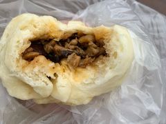 麻辣香菇鸡丁包-老陶包子铺(南大西南村店)