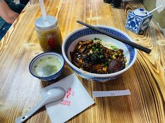 -沪西老弄堂面馆(定西路店)