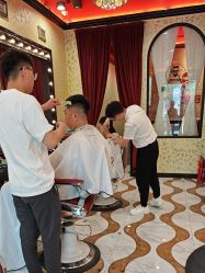 -东方先生国潮男士理发馆