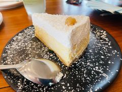 -Chom Cafe and Restaurant