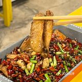 能让我放下手机的只有“辣家私厨”的小龙虾烧烤和啤酒啦[亲亲]‼️