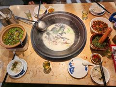 -陈大锅·岳阳鱼馆·地道岳阳菜(美食街店)