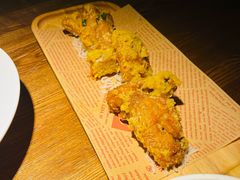 蛋黄盐焗鸡翅-弄堂里·寻味杭州(湖滨银泰in77C区店)