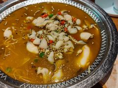 -有红鸡毛店·川菜(建设路店)