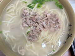 -亮亮面馆(经六路店)