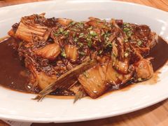 红烧鱼头-侬佳蒸菜馆(听潮店)
