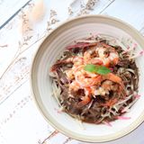 夏日必备的虾仁杂菌凉面，配酸甜汁和麻酱