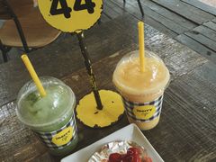 -莓园冰淇淋店