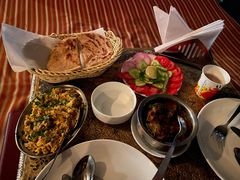-Lake Shore Hotel & Restaurant
