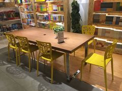 -新华里咖啡书吧(新华书店小寨店)