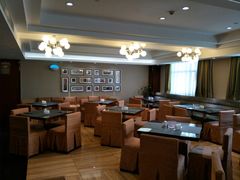 -武汉光谷广场杨家湾地铁站怡程酒店
