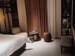 -万泊酒店(长沙五一广场国金中心店)