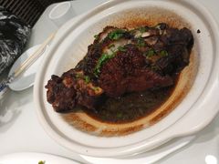 -老码头黑皮肘子锅包肉(赣水路店)