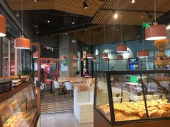 面包甜点陈列柜-Dough&Joe团憩(瑞虹天地月亮湾店)