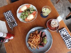 -ROAST coffee & eatery